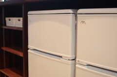 冷蔵庫も部屋ごとに用意されています。(2014-12-10,共用部,KITCHEN,1F)