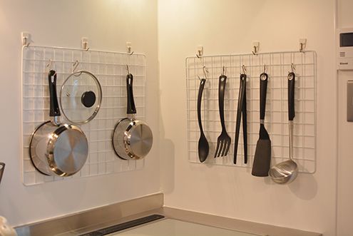 調理グッズは壁に掛けて収納します。(2017-01-17,共用部,KITCHEN,1F)