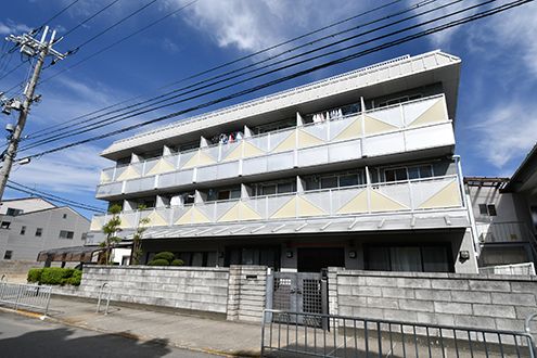 マンションの外観。1Fがシェアハウスです。(2016-10-12,共用部,OUTLOOK,1F)