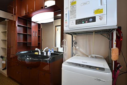 洗濯機と乾燥機の様子。(2016-10-12,共用部,LAUNDRY,1F)