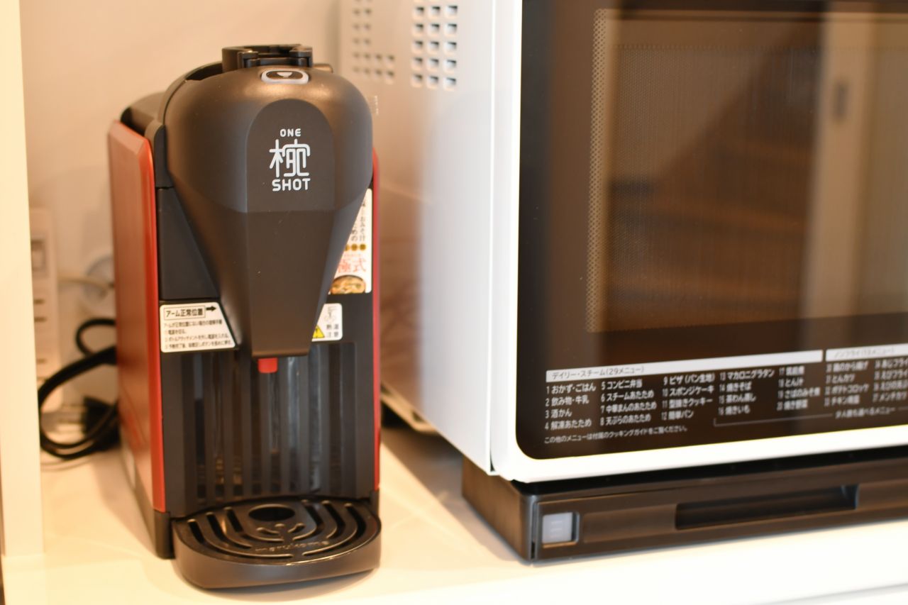 ワンタッチでお味噌汁が出きる「椀ショット 極」も導入されています。(2017-03-07,共用部,KITCHEN,2F)