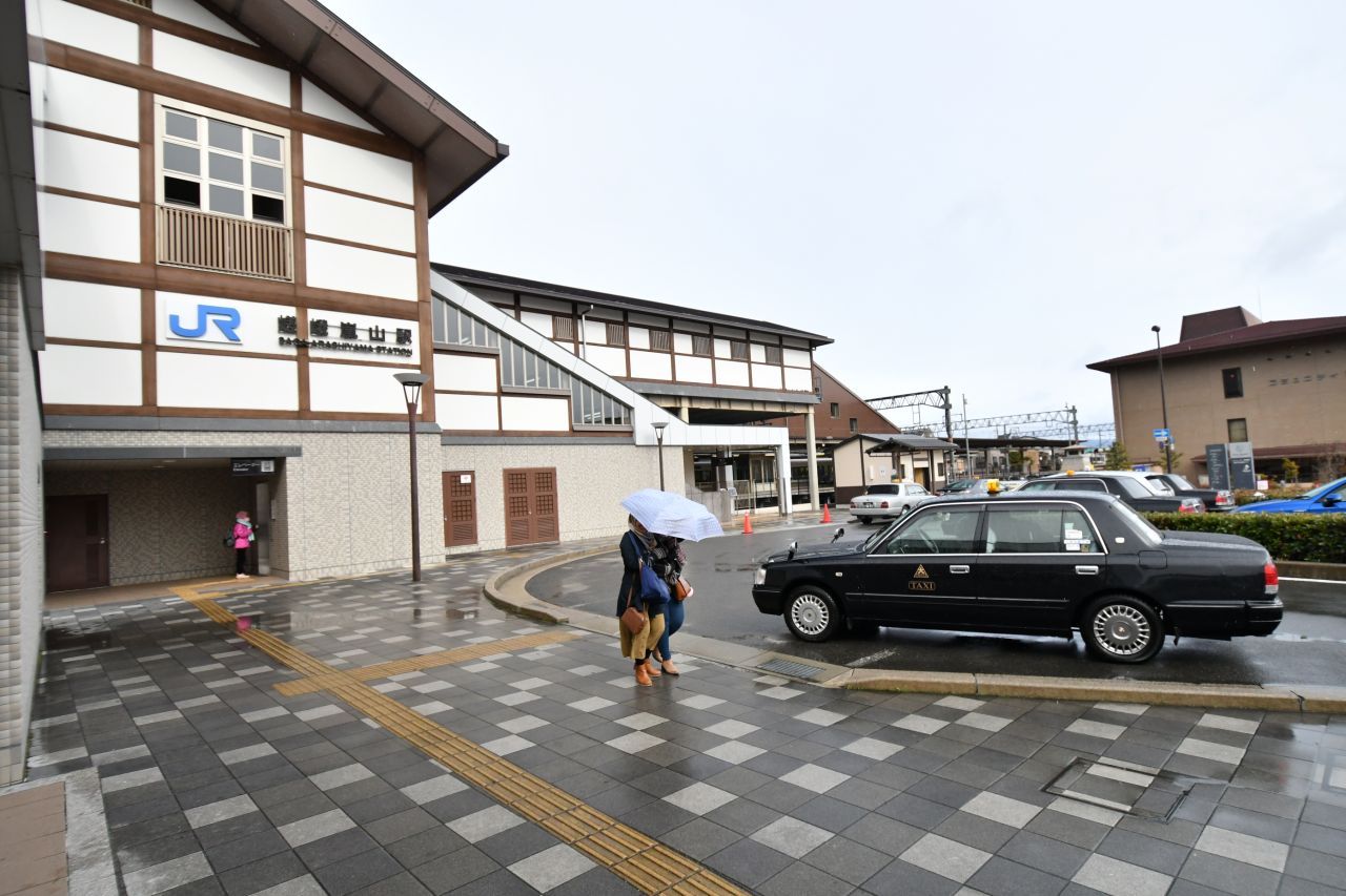 各線・嵯峨嵐山駅の様子。(2017-03-07,共用部,ENVIRONMENT,1F)