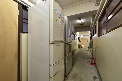 廊下には冷蔵庫が設置されています。|3F 浴室