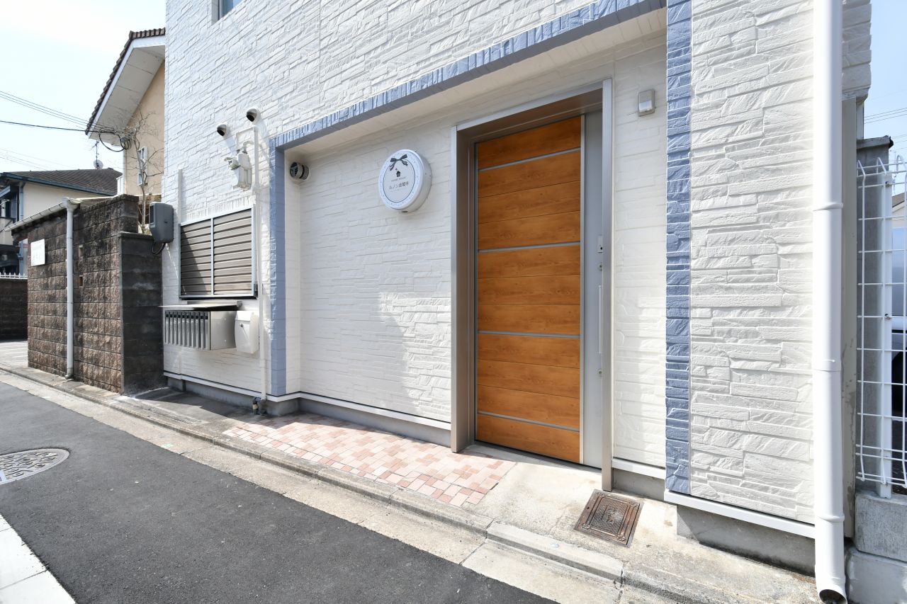 玄関ドアの様子。(2022-03-10,周辺環境,ENTRANCE,1F)