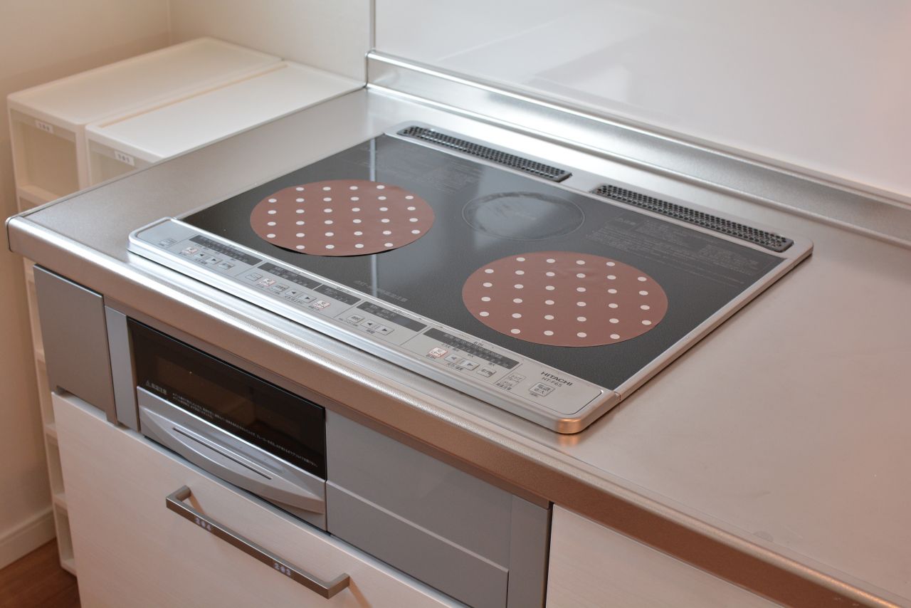 IHヒーターは3口です。(2022-03-10,共用部,KITCHEN,2F)
