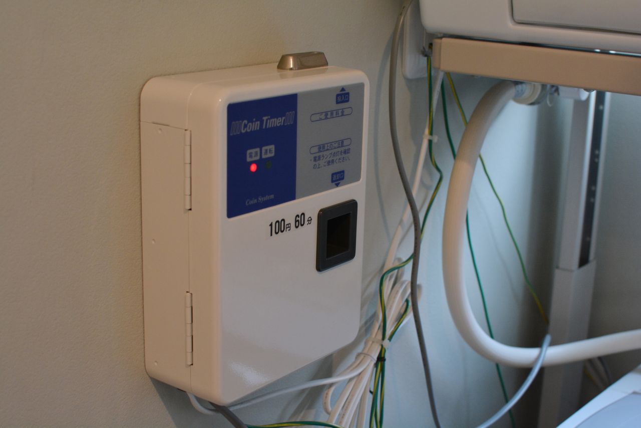 乾燥機はコイン式です。(2022-03-10,共用部,LAUNDRY,2F)