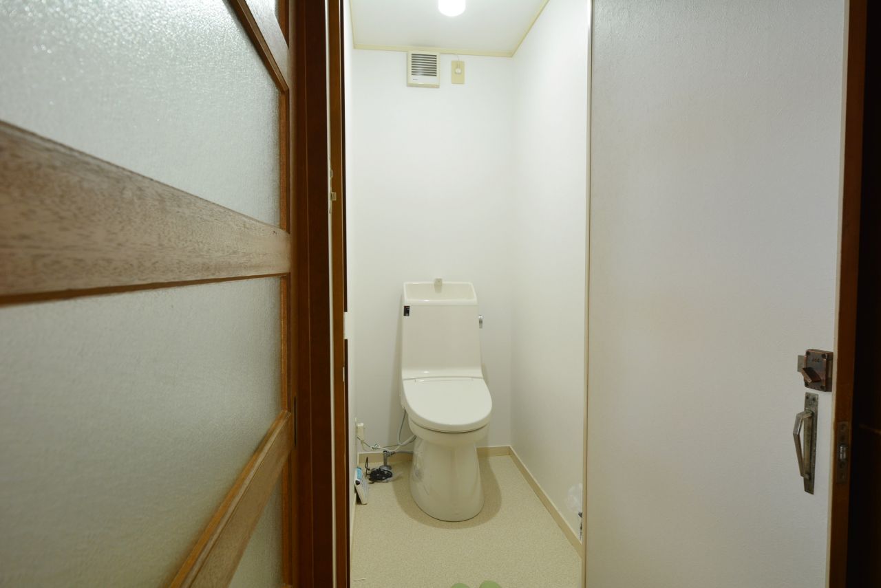 ウォシュレット付きトイレの様子。(2015-10-13,共用部,TOILET,1F)