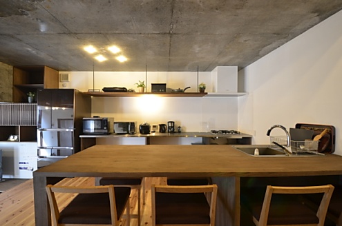 ダイニングテーブルで作業することもできます。(2015-03-17,共用部,LIVINGROOM,1F)