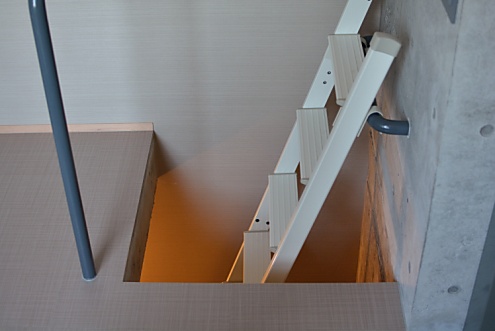 秘密の小部屋への入り口。（203号室）(2015-03-17,専有部,ROOM,2F)