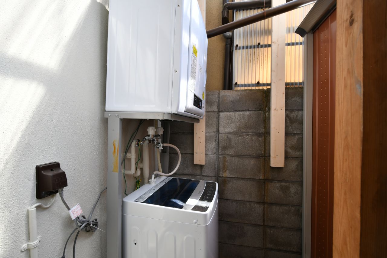 洗濯機と乾燥機の様子。(2018-04-10,共用部,LAUNDRY,1F)