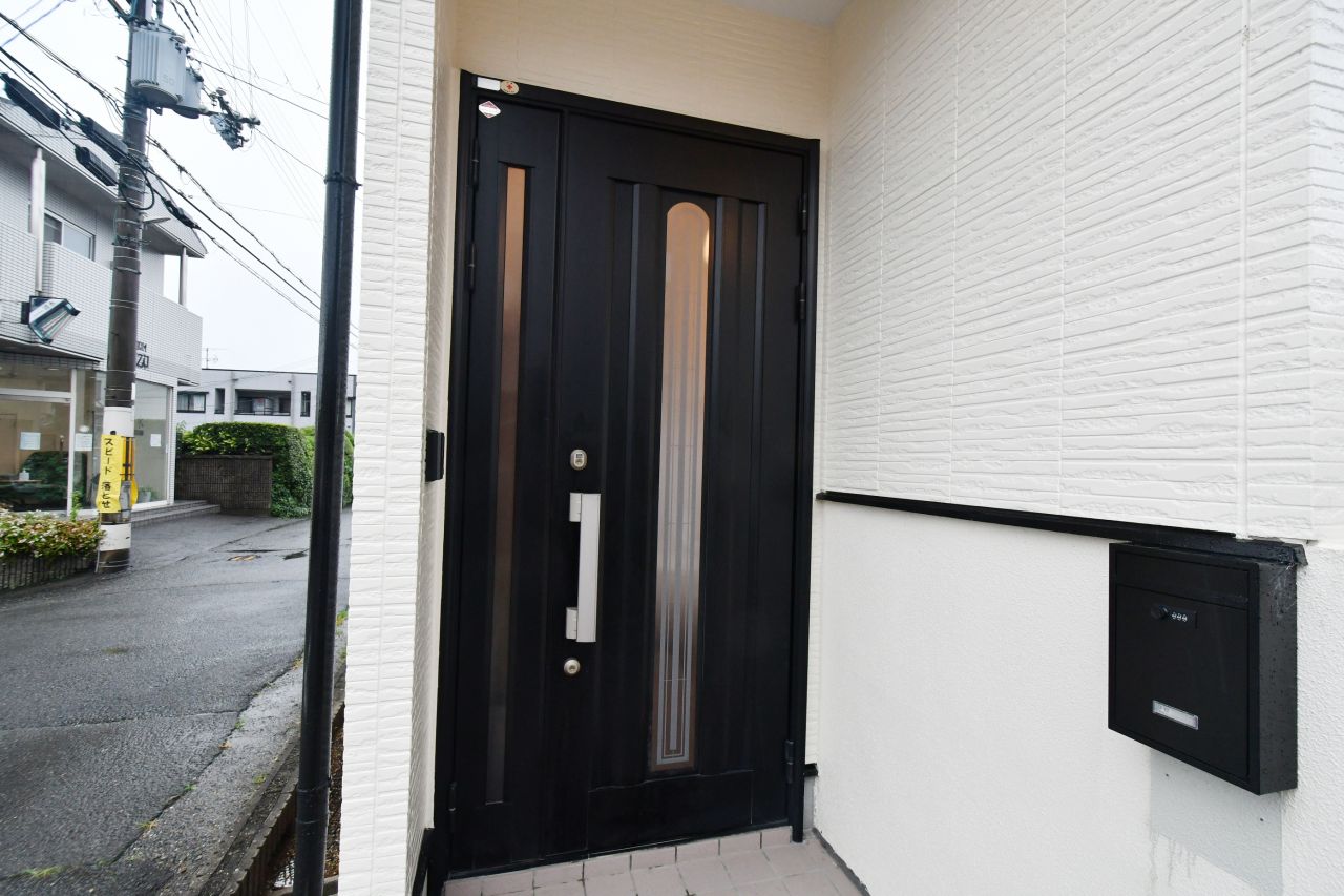 シェアハウスの玄関。(2021-07-07,周辺環境,ENTRANCE,1F)