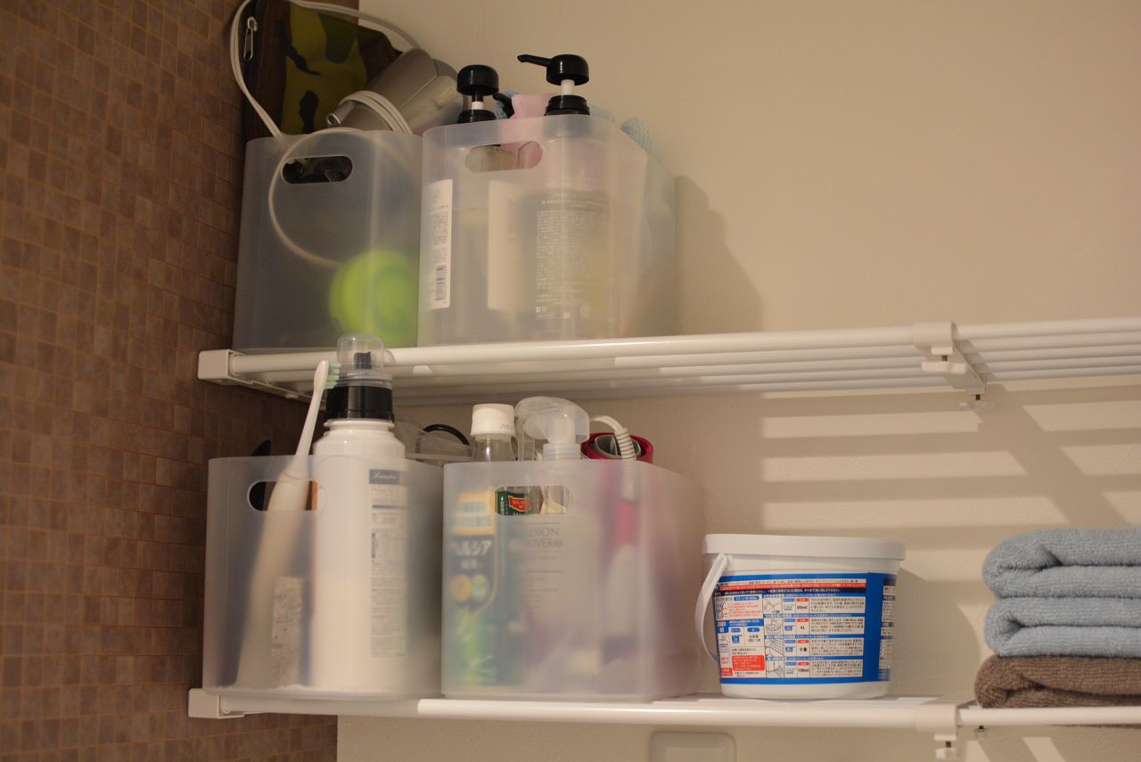洗濯機の上部にはシャンプー類や洗剤を置いておけます。(2020-01-23,共用部,LAUNDRY,1F)