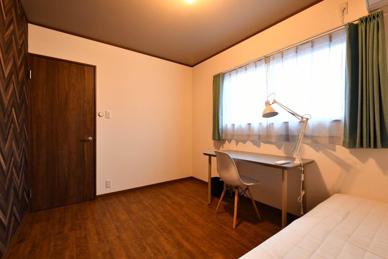 暖色の照明にするとこんな感じ。（301号室）(2020-01-23,専有部,ROOM,3F)