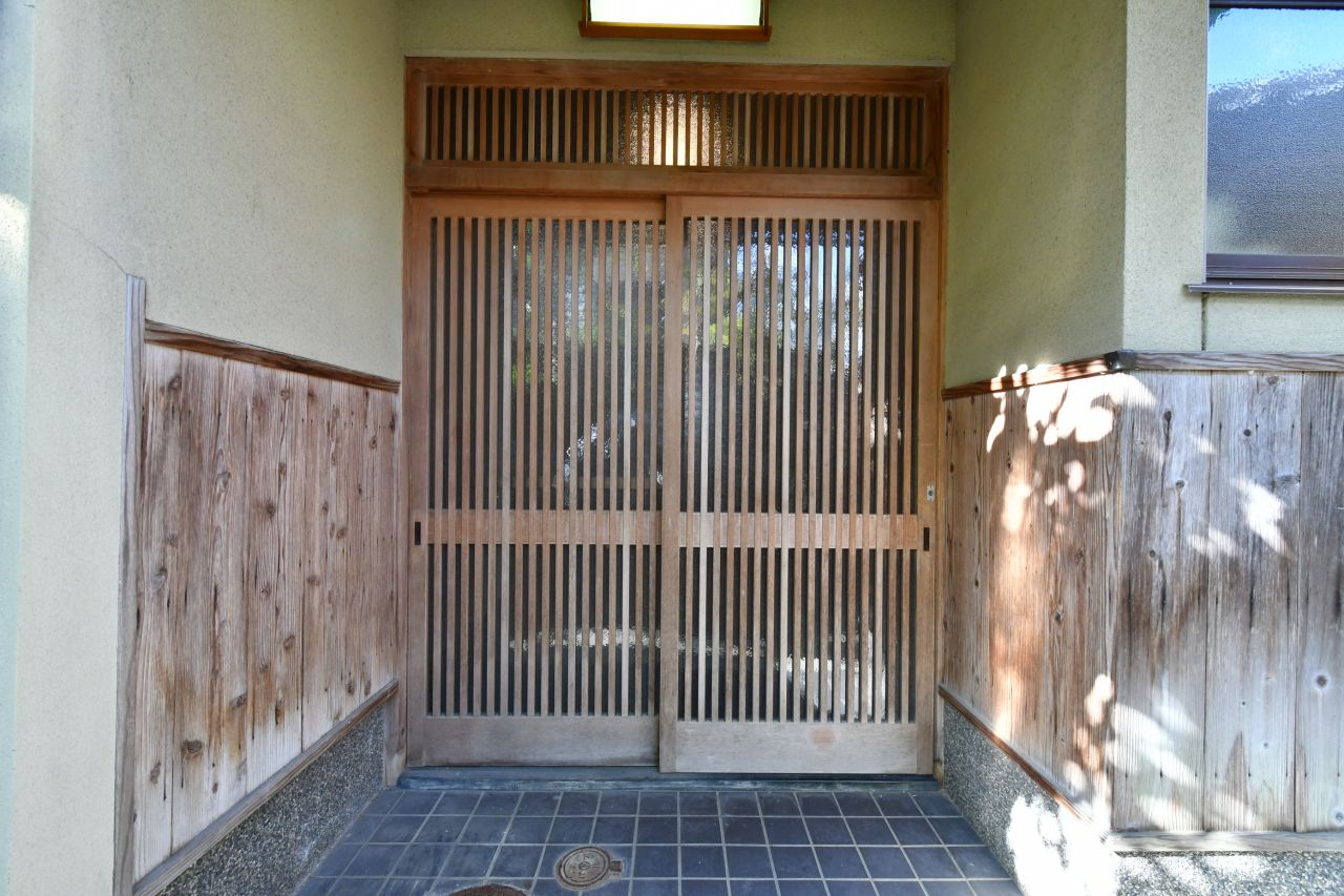 シェアハウスの玄関。(2020-11-26,周辺環境,ENTRANCE,1F)