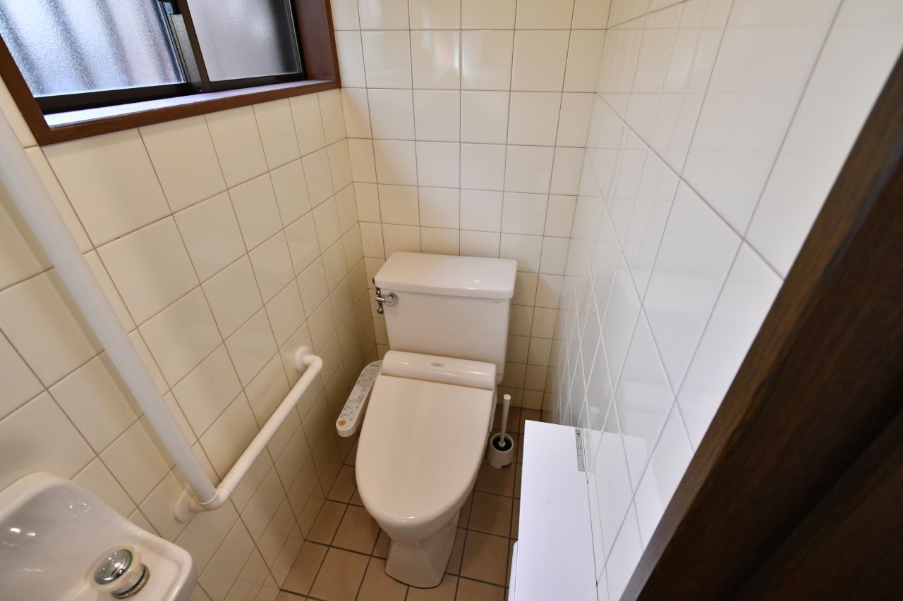 ウォシュレット付きトイレの様子。(2020-11-26,共用部,TOILET,1F)
