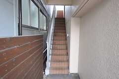 シェアハウスの階段。(2012-09-29,周辺環境,ENTRANCE,1F)