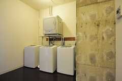 洗濯機、乾燥機の様子。(2012-09-29,共用部,LAUNDRY,3F)