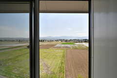 バスルームの窓からの景色。(2022-04-23,共用部,BATH,2F)