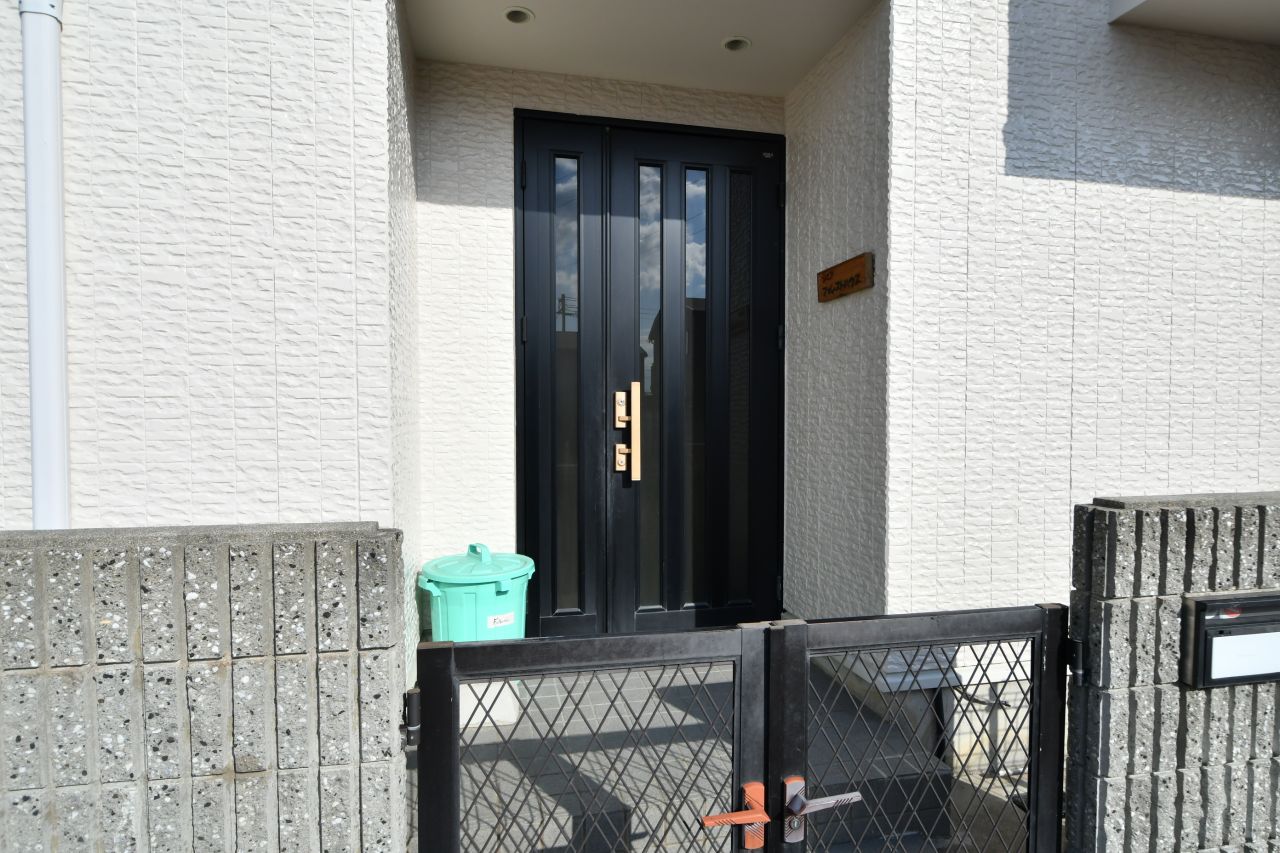 シェアハウスの玄関。(2019-01-20,周辺環境,ENTRANCE,1F)