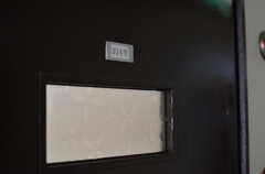 専有部のドアは模様の入ったガラスがはめ込まれています。（314号室）(2013-01-25,専有部,ROOM,3F)