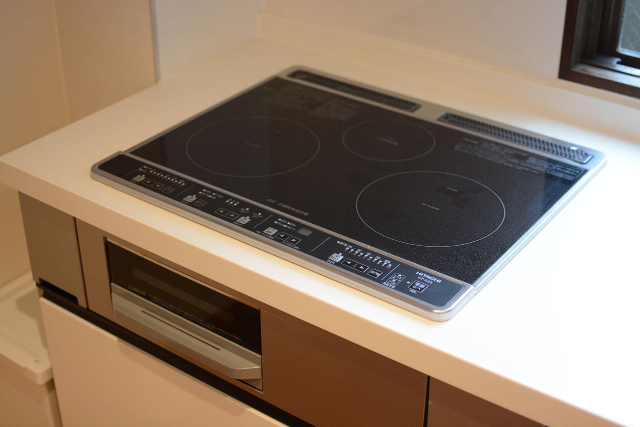 IHヒーターは3口です。(2017-11-14,共用部,KITCHEN,2F)