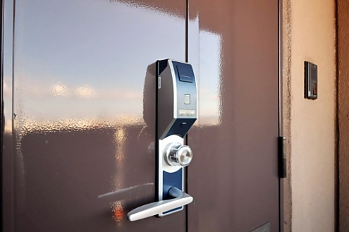 登録した携帯電話をかざすと解錠されます。(2010-10-10,周辺環境,ENTRANCE,7F)