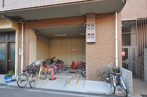 自転車置き場の様子。(2013-01-31,共用部,GARAGE,1F)
