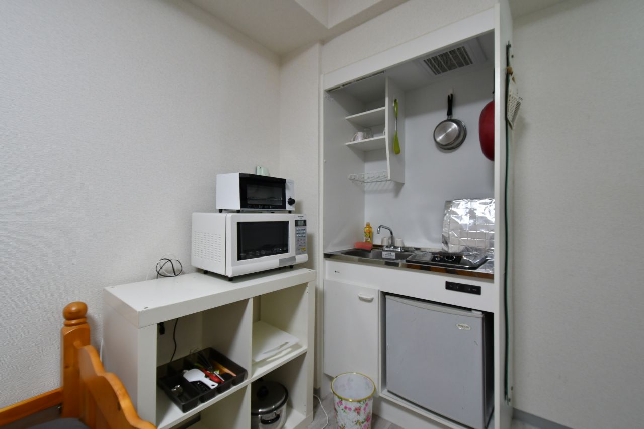 キッチン周辺の様子。（302号室）(2017-08-30,専有部,ROOM,3F)