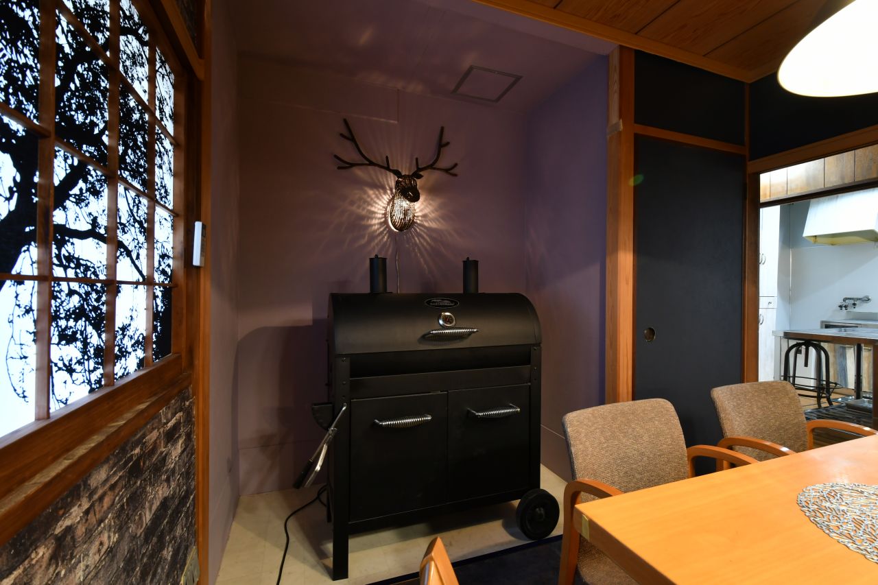BBQコンロは飾りなのだそう。贅沢！(2019-01-17,共用部,LIVINGROOM,1F)