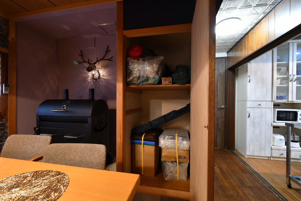 アウトドア用品はオーナーさんに連絡すれば貸出が可能です。(2019-01-17,共用部,LIVINGROOM,1F)