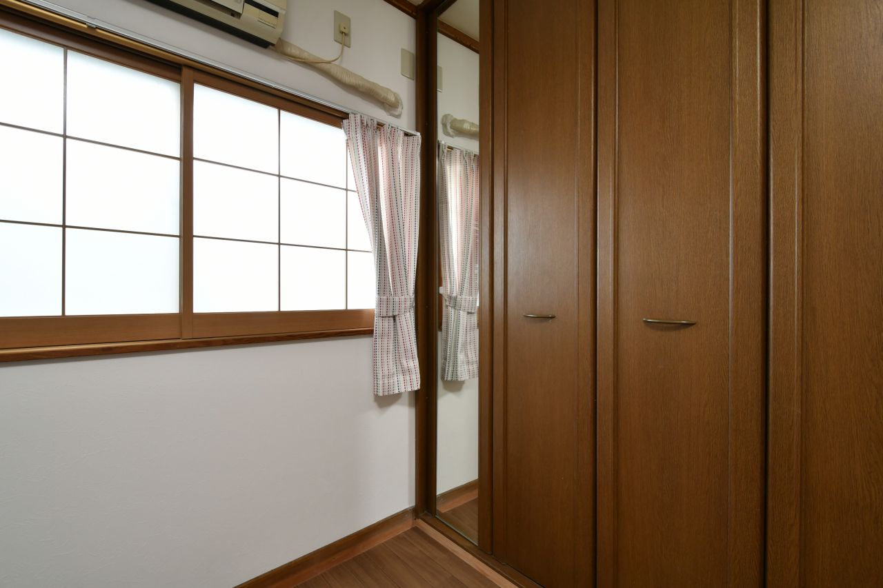 クローゼットの扉の一部は全身鏡です。（106号室）(2019-01-17,専有部,ROOM,1F)