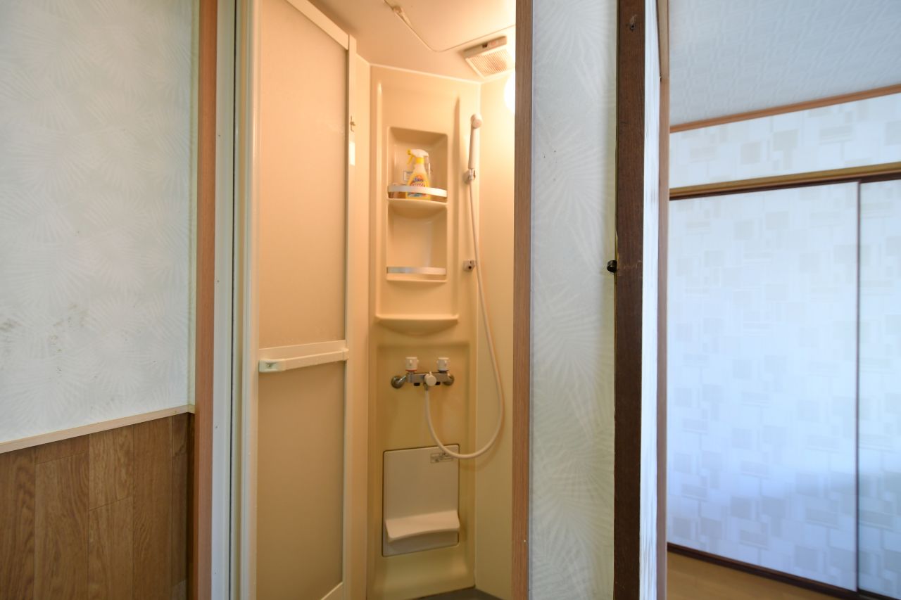 シャワールームの様子。(2022-02-17,共用部,BATH,2F)