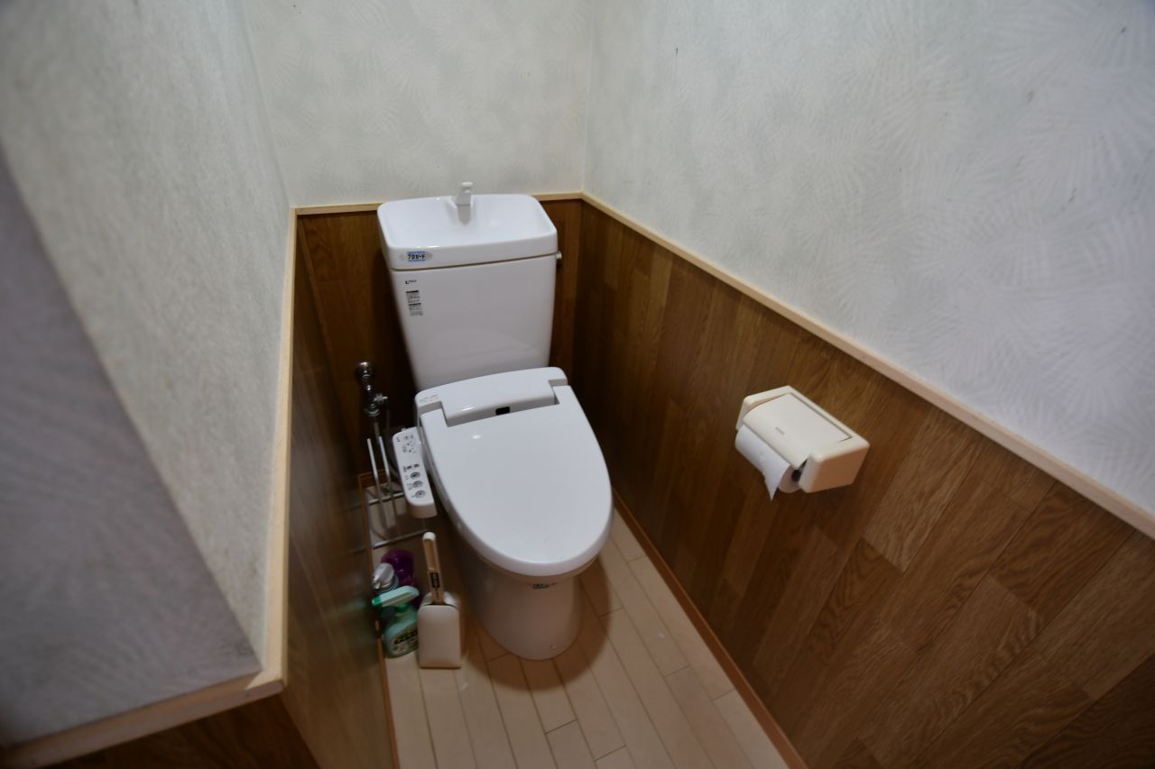 ウォシュレット付きトイレの様子。(2022-02-17,共用部,TOILET,2F)