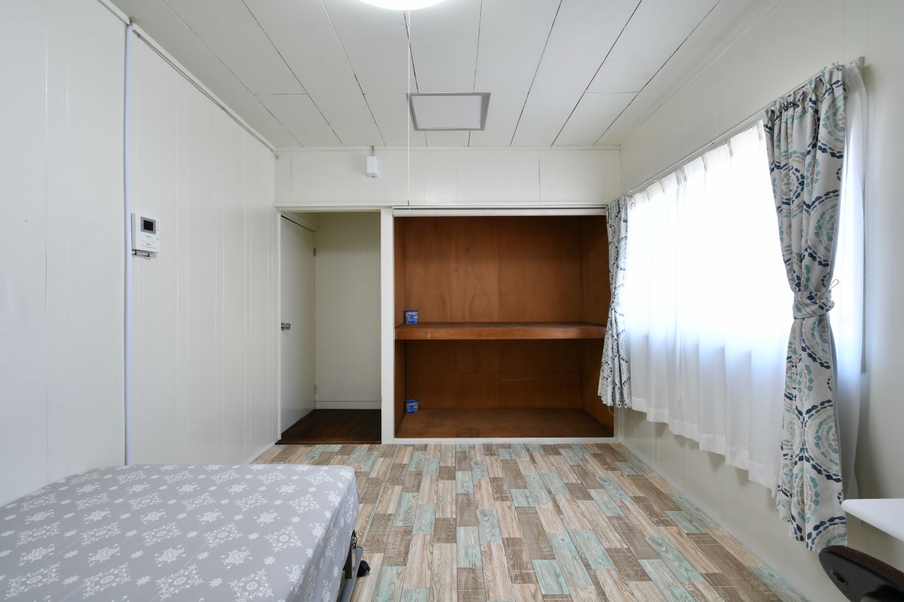 ロールカーテンを開けるとこんな感じ。（302号室）(2022-02-17,専有部,ROOM,3F)