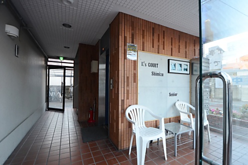 マンションのエントランス2。(2015-12-07,周辺環境,ENTRANCE,1F)