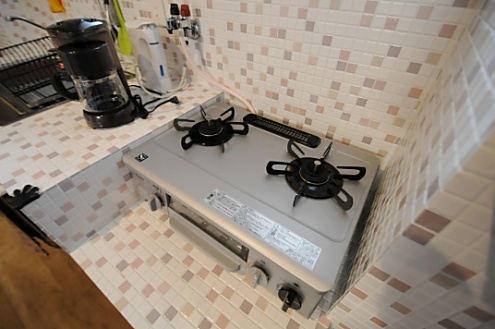 ガスコンロの様子。(2013-04-30,共用部,KITCHEN,1F)