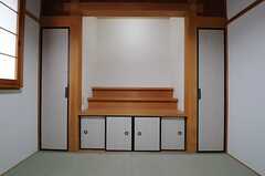 面白い飾り棚があります。（303号室）(2013-04-30,専有部,ROOM,3F)