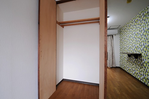 収納の様子。(2013-04-30,専有部,ROOM,2F)