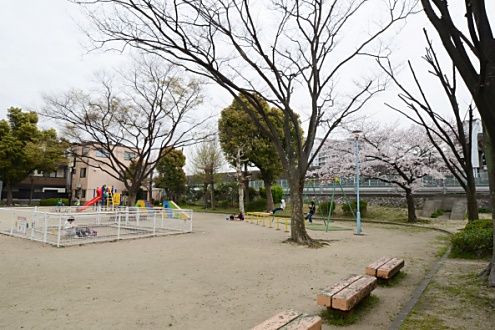 シェアハウスの近くには大きな公園があります。(2013-04-01,共用部,ENVIRONMENT,1F)