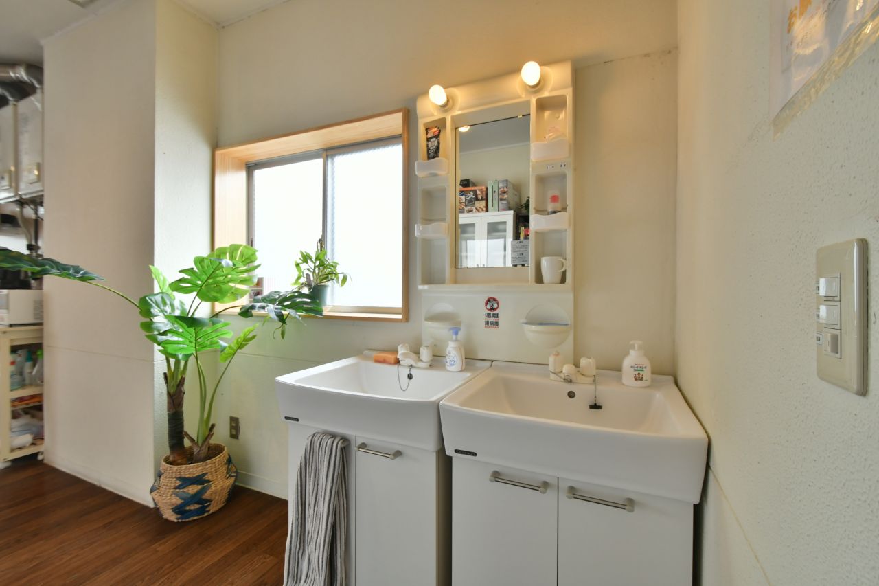 洗面台は2台並んでいます。(2020-06-27,共用部,WASHSTAND,3F)