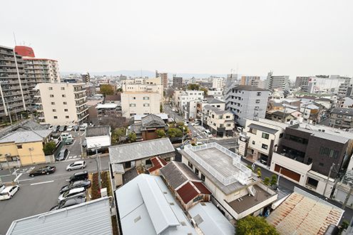 階段の踊り場から見た景色。とても高いです。|8F その他