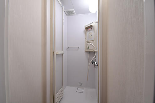 シャワールームの様子。|8F 浴室