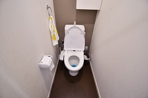 ウォシュレット付きトイレの様子。|8F トイレ