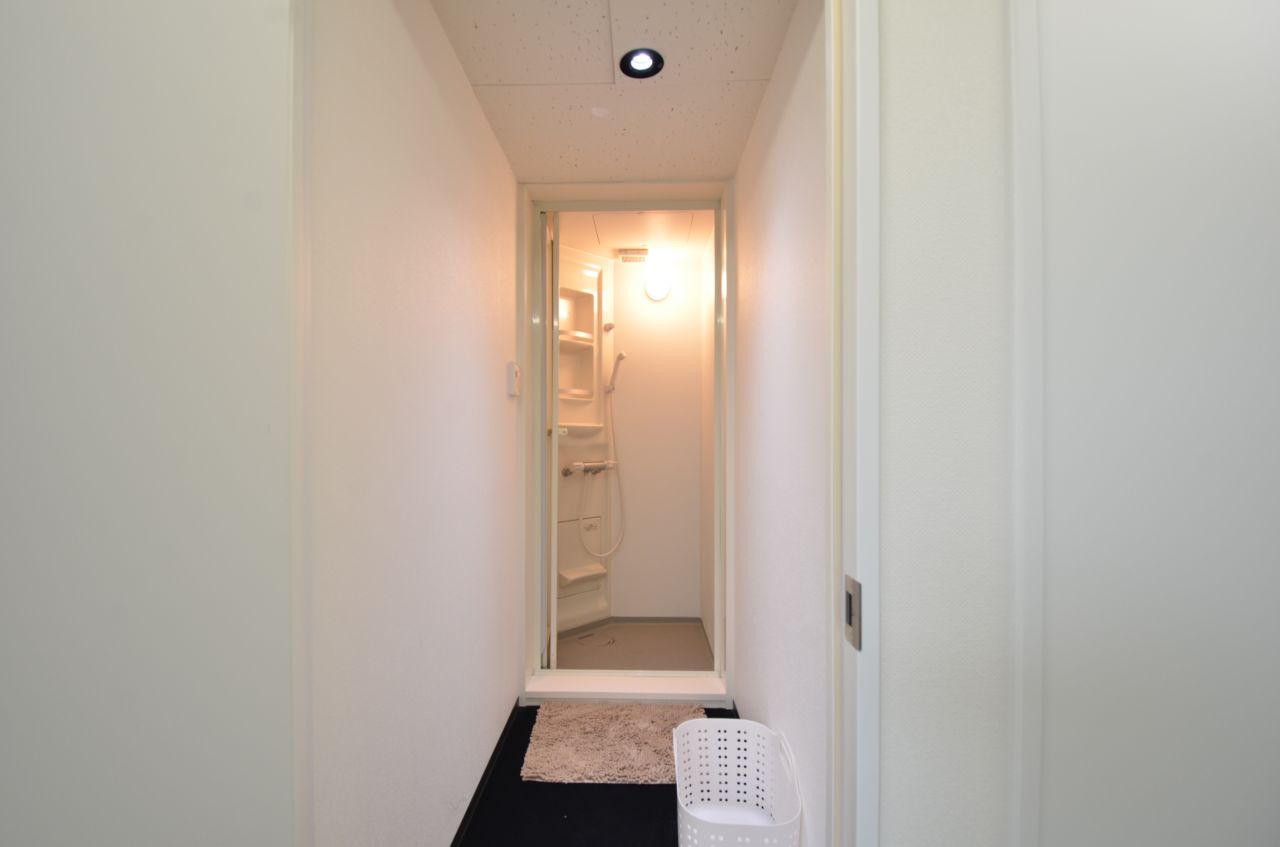 シャワールームの様子。(2015-09-01,共用部,BATH,1F)