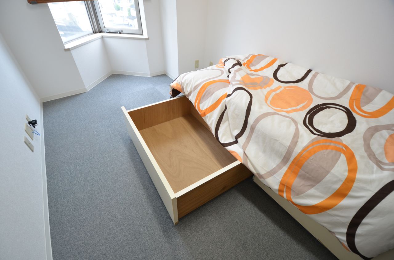 ベッド下収納付きです。（401号室）(2015-09-01,専有部,ROOM,4F)