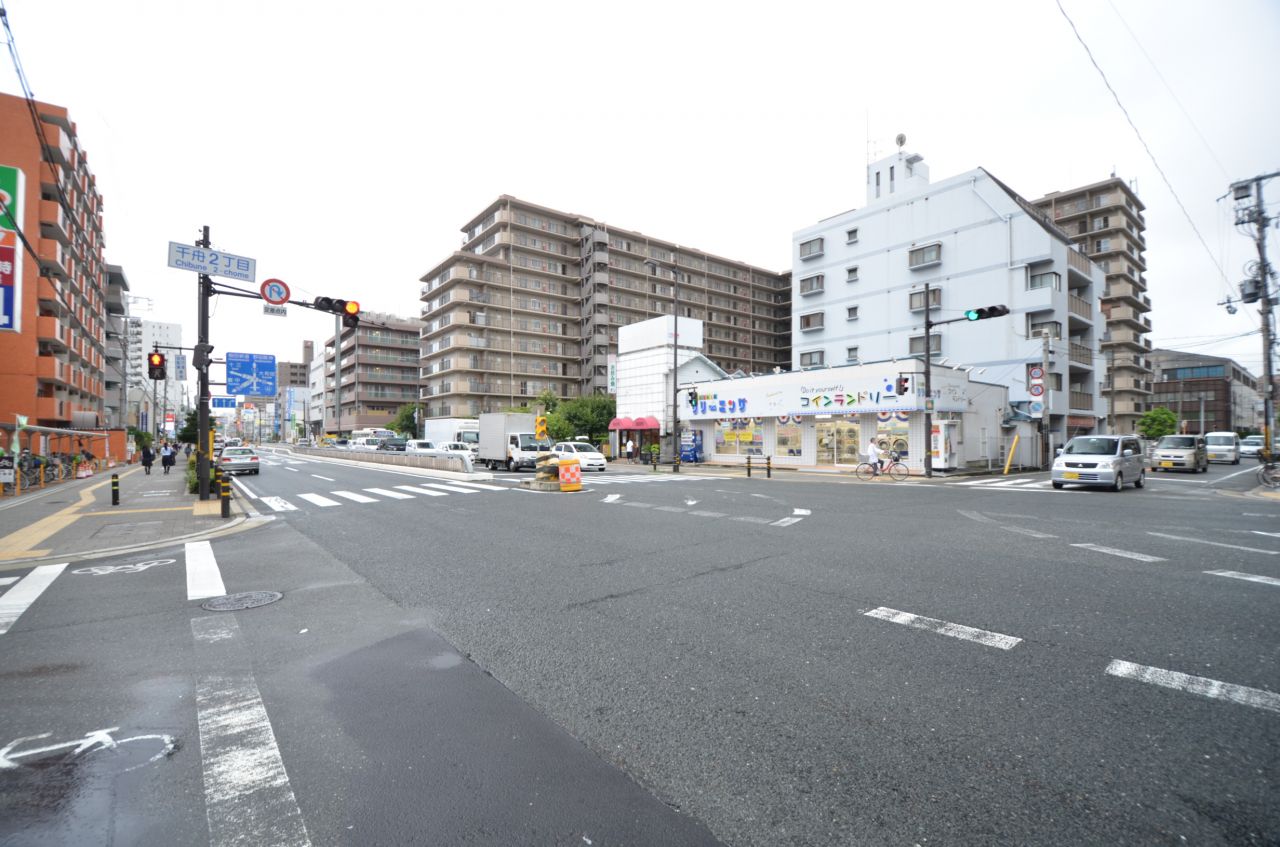 シェアハウス近くの道路は、交通量が多いです。(2015-09-01,共用部,ENVIRONMENT,1F)