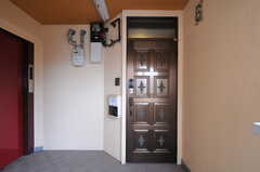 シェアハウスの正面玄関。(2012-07-13,周辺環境,ENTRANCE,6F)
