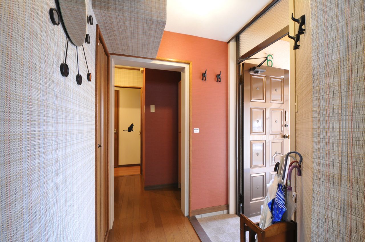 内部から見た玄関周辺の様子。(2012-07-13,周辺環境,ENTRANCE,6F)
