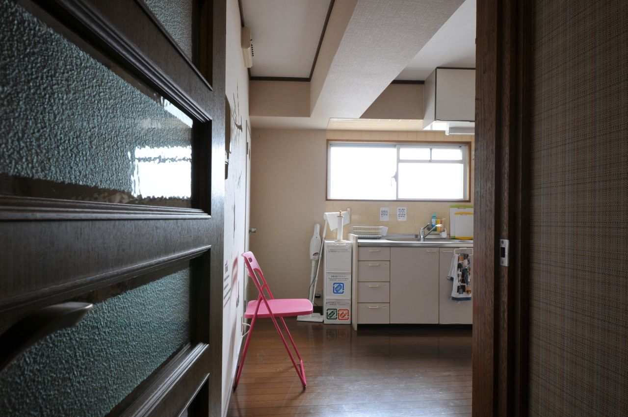 廊下から見たキッチン。(2012-07-13,共用部,OTHER,6F)