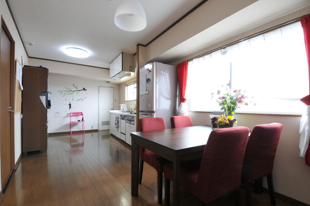 リビングの様子3。(2012-07-13,共用部,LIVINGROOM,6F)